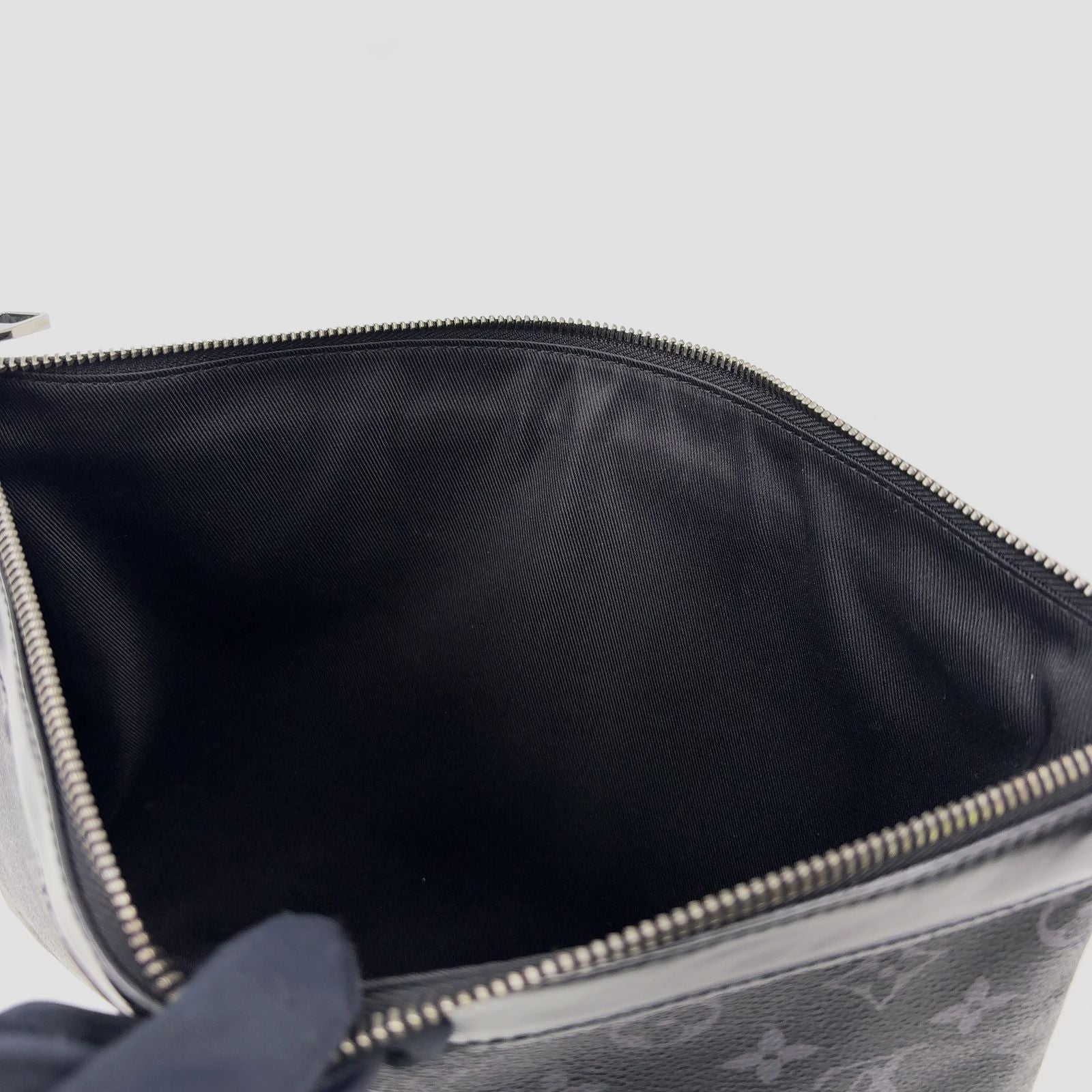 Louis Vuitton Pochette Discovery Monogram Eclipse Leather Black Clutch Silver — view 5