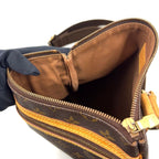 Louis Vuitton Pochette Bosphor Monogram Leather Brown Shoulder Bag Gold — view 8