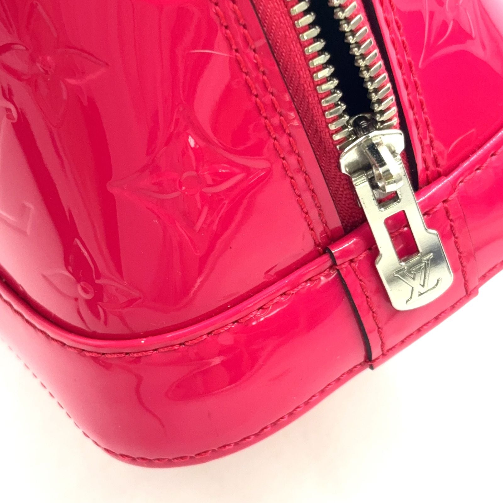Louis Vuitton Alma BB Monogram Vernis Hot Pink Leather Enamel White Handbag — view 8