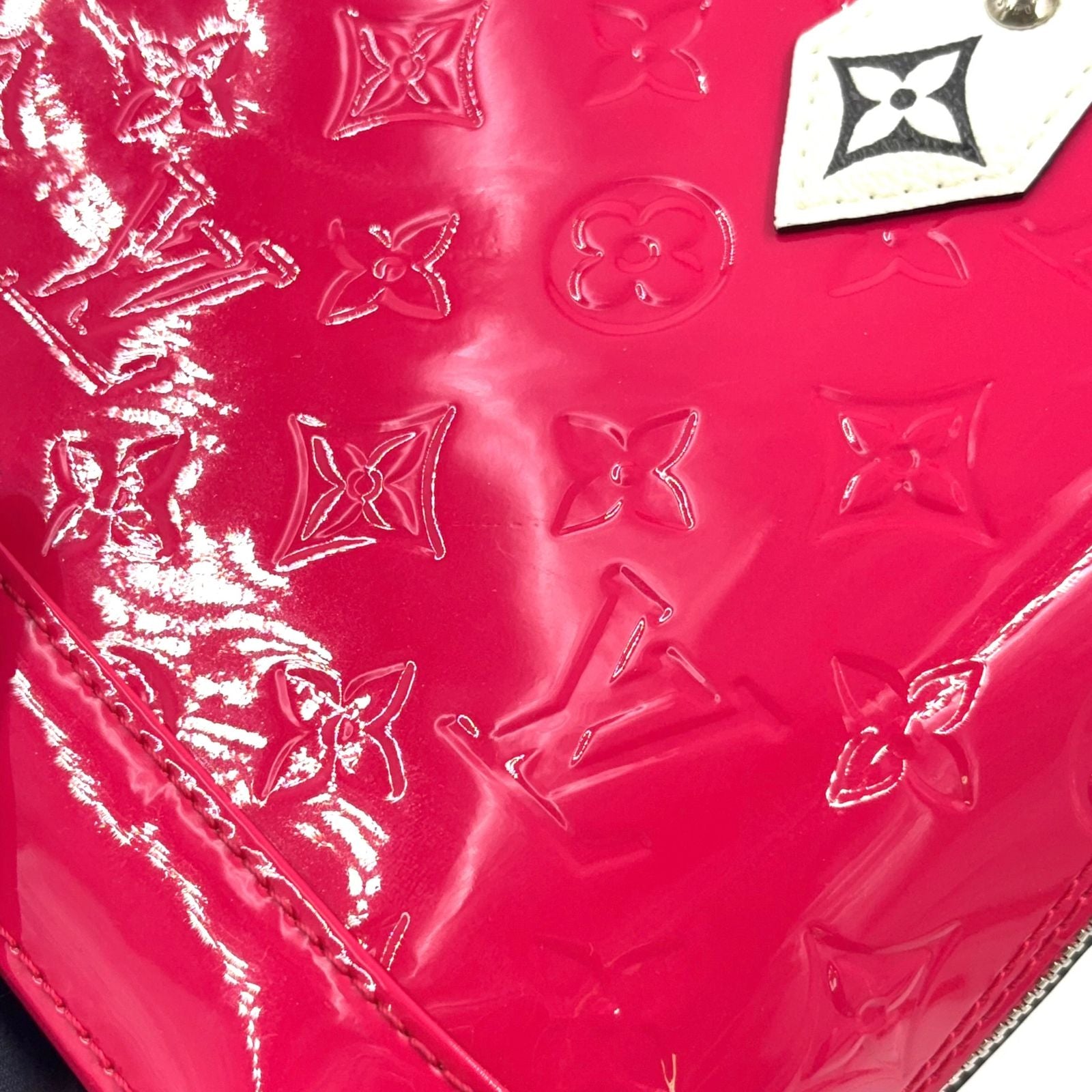 Louis Vuitton Alma BB Monogram Vernis Hot Pink Leather Enamel White Handbag — view 5