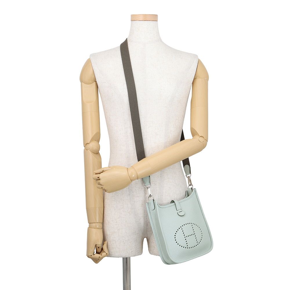 Hermes Shoulder Bag Evelyne TPM 111 Amazon Blue Pale Etain Silver Taurillon — view 4