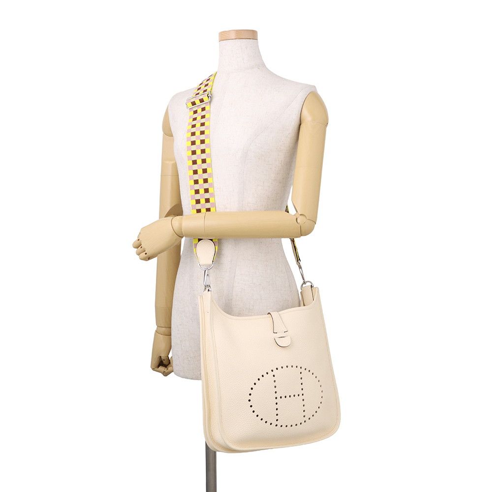 Hermes Shoulder Bag Evelyne 3 PM Maxi Quadrie Yunata Silver Taurillon Clemence — view 4