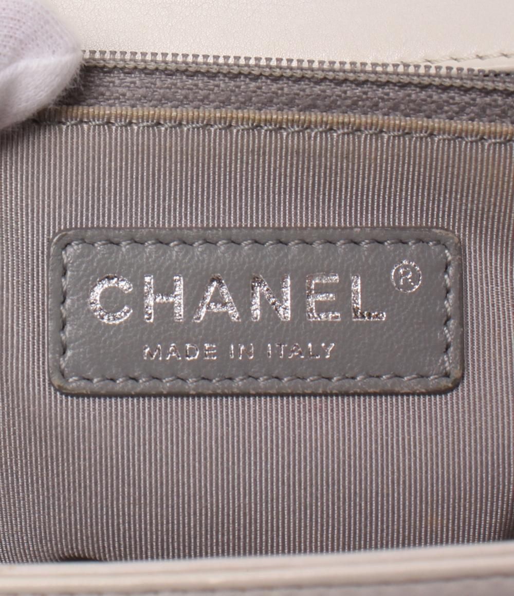 Chanel Chain Shoulder Bag Quilted Silver — view 4