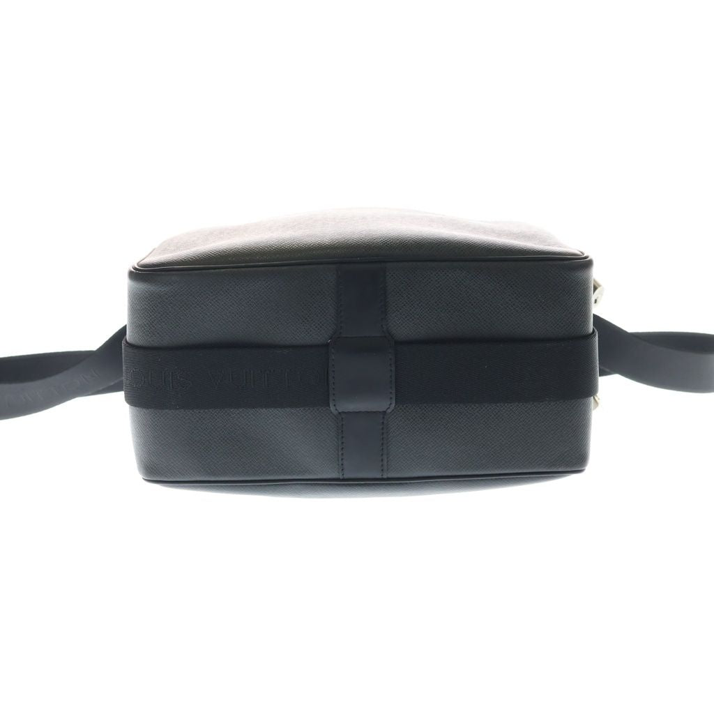 Louis Vuitton Lipo PM Taiga Shoulder Bag Black Leather Silver — view 4