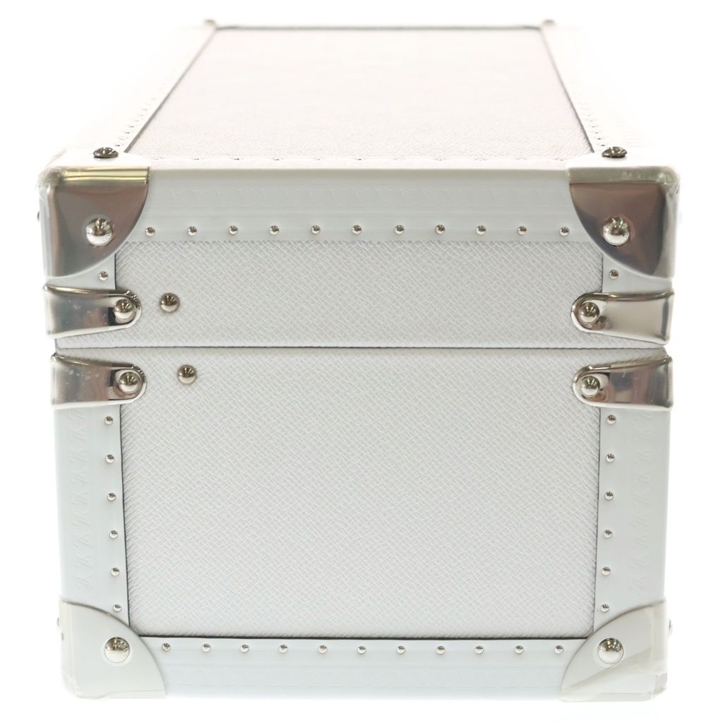 Louis Vuitton Mont Taiga Watch Shaw Trunk White Leather Silver — view 3
