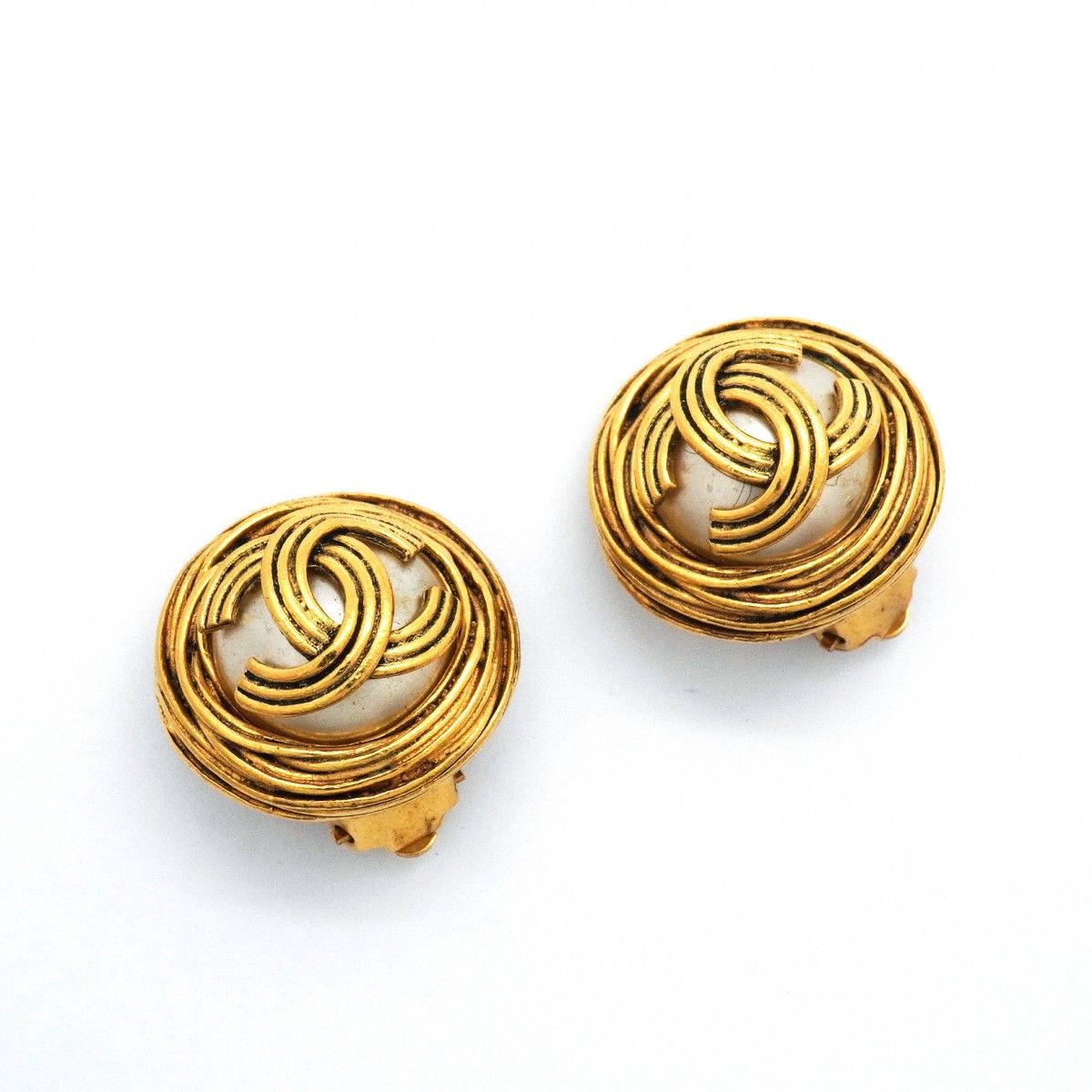 Chanel Earrings Vintage CC Logo Round — view 2