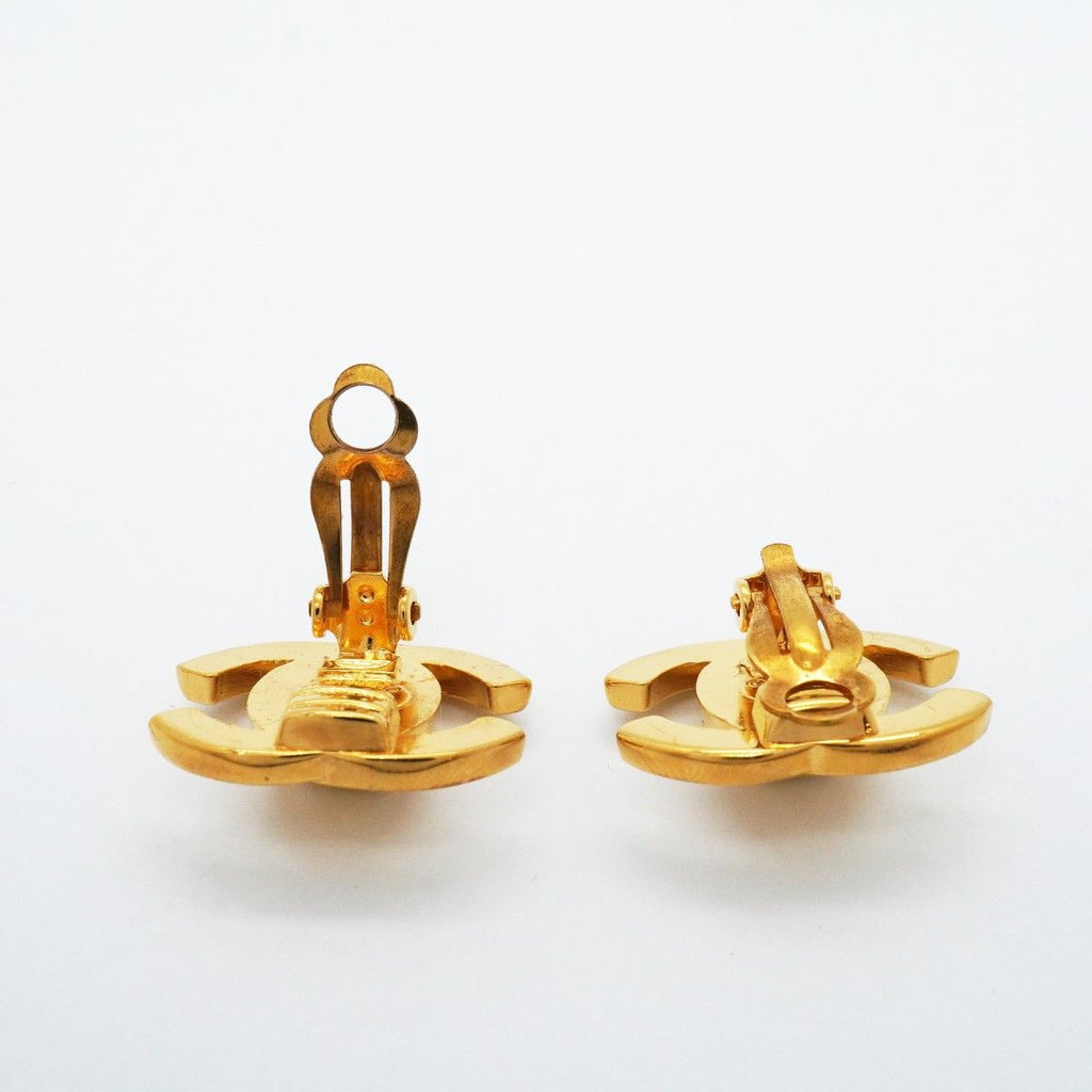 Chanel Earrings Vintage CC Logo Turnlock Gold Plated — view 3