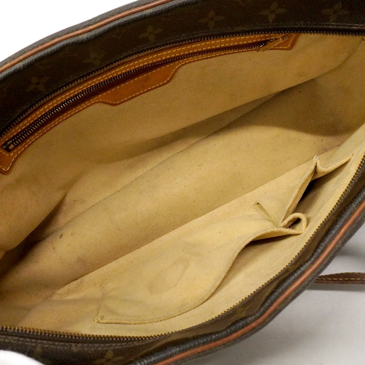 Louis Vuitton Shoulder Bag Monogram Cite GM Brown — view 4