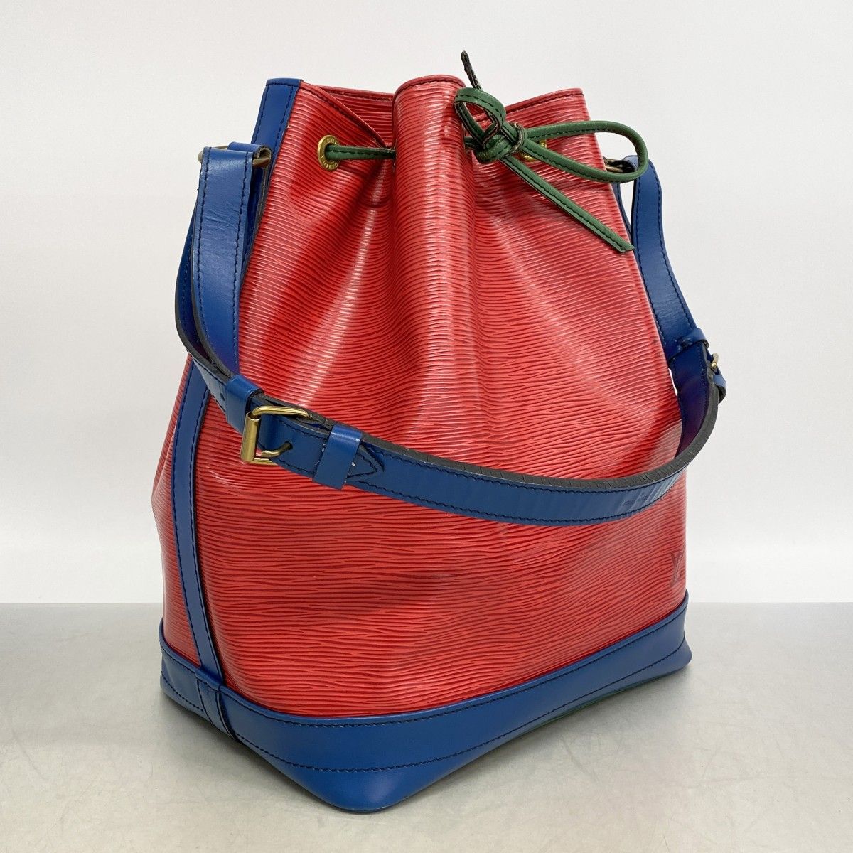 Louis Vuitton Shoulder Bag Epi Noe Castilian Red Toledo Blue Borneo Green — view 2