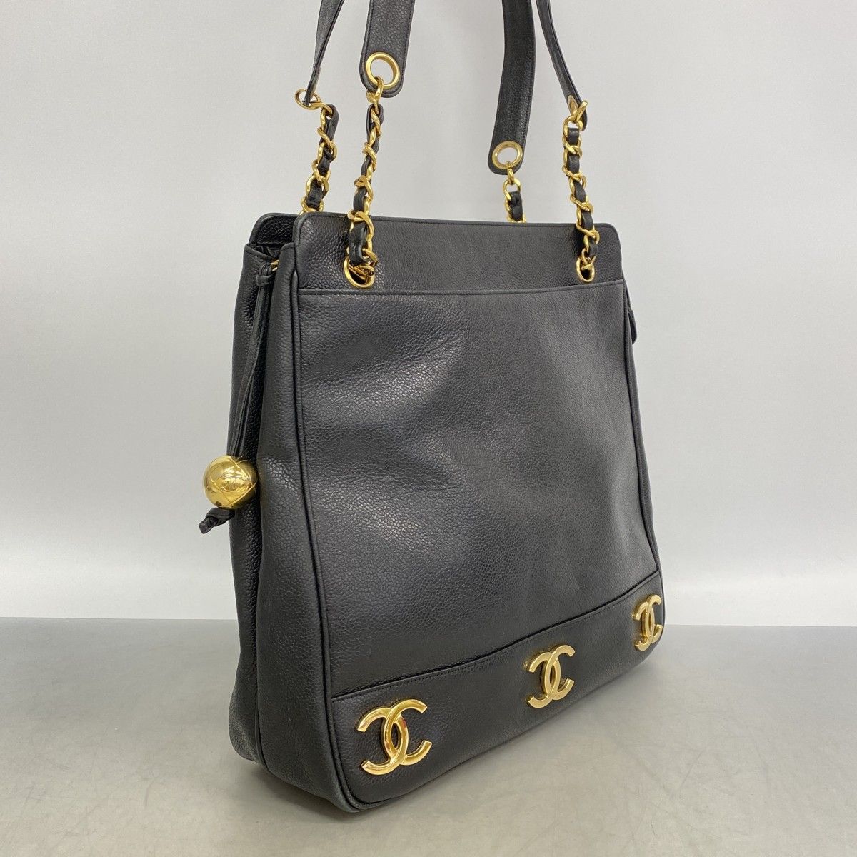 Chanel Shoulder Bag Triple Coco Caviar Leather Black Gold — view 2