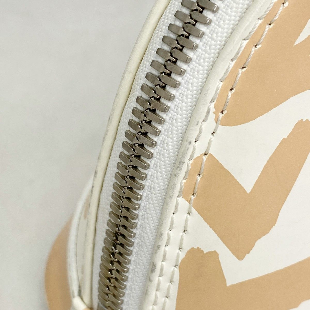Louis Vuitton Handbag Graffiti Alma PM Beige — view 7
