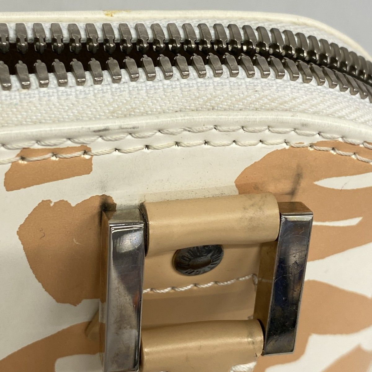 Louis Vuitton Handbag Graffiti Alma PM Beige — view 8