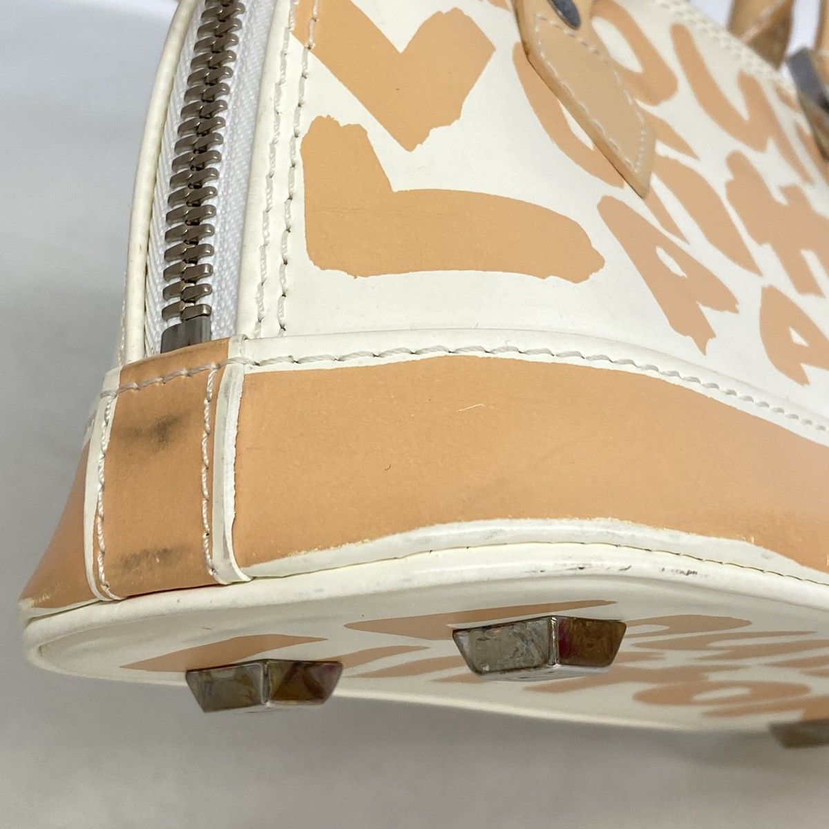 Louis Vuitton Handbag Graffiti Alma PM Beige — view 6