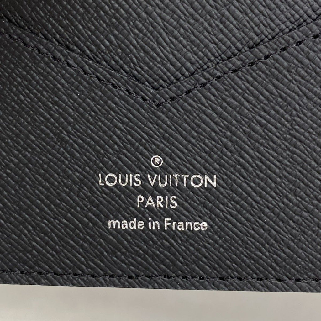 Louis Vuitton Damier Graphite Couverture Passport NM Black Messenger — view 4