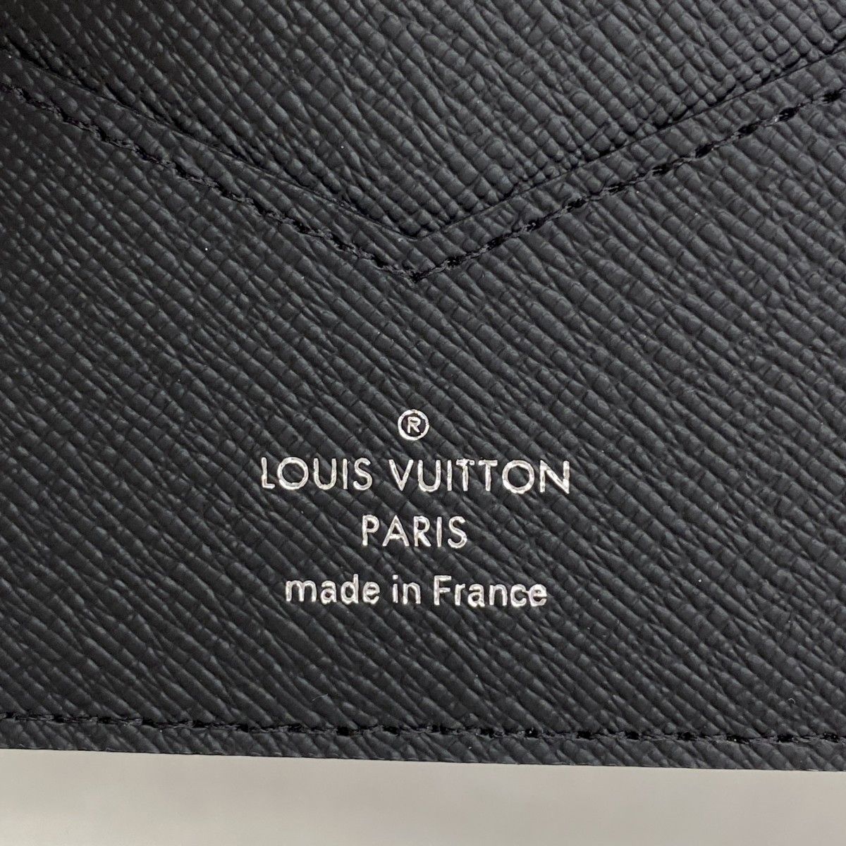 Louis Vuitton Damier Graphite Couverture Passport NM Black Messenger — view 4