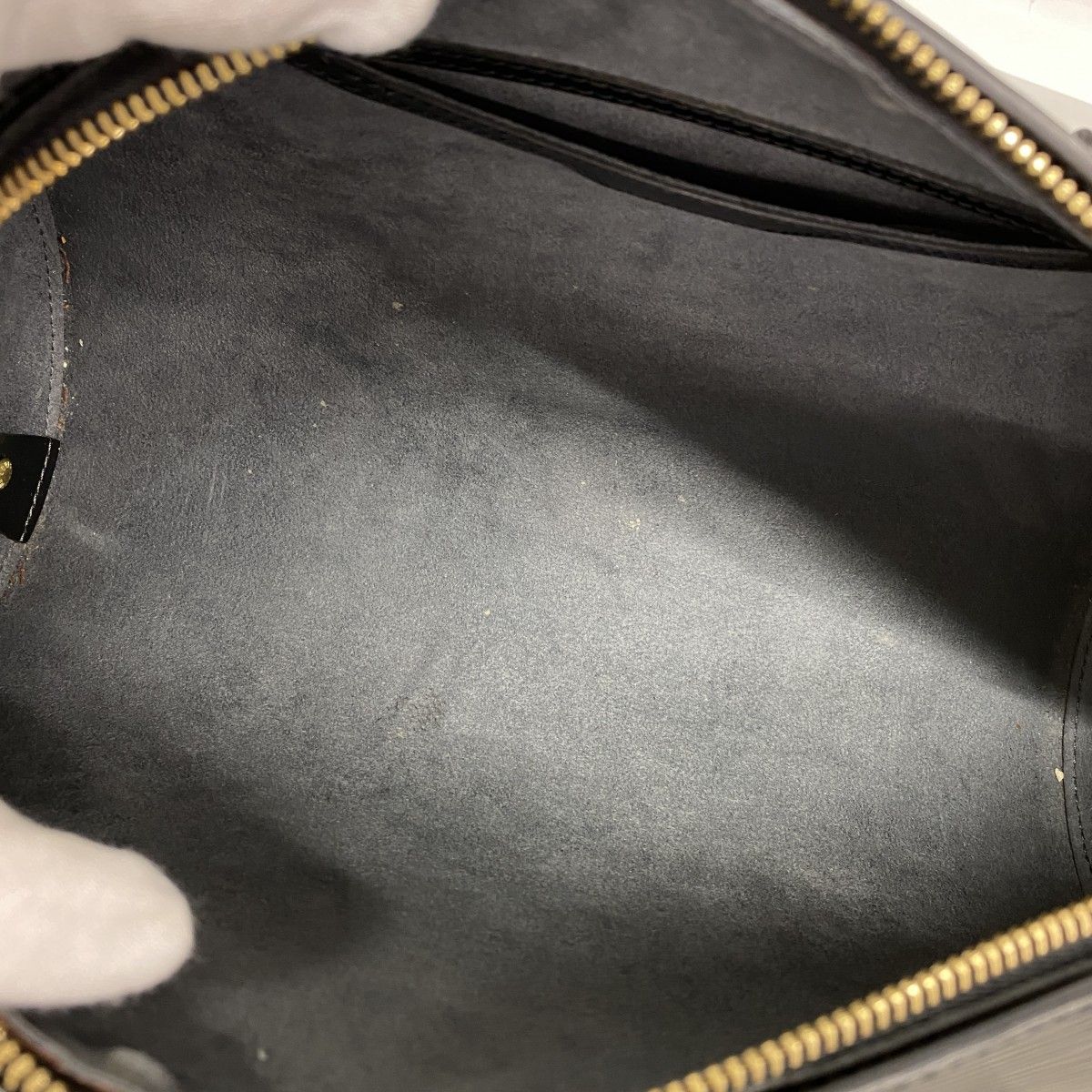 Louis Vuitton Handbag Epi Soufflot Noir — view 4