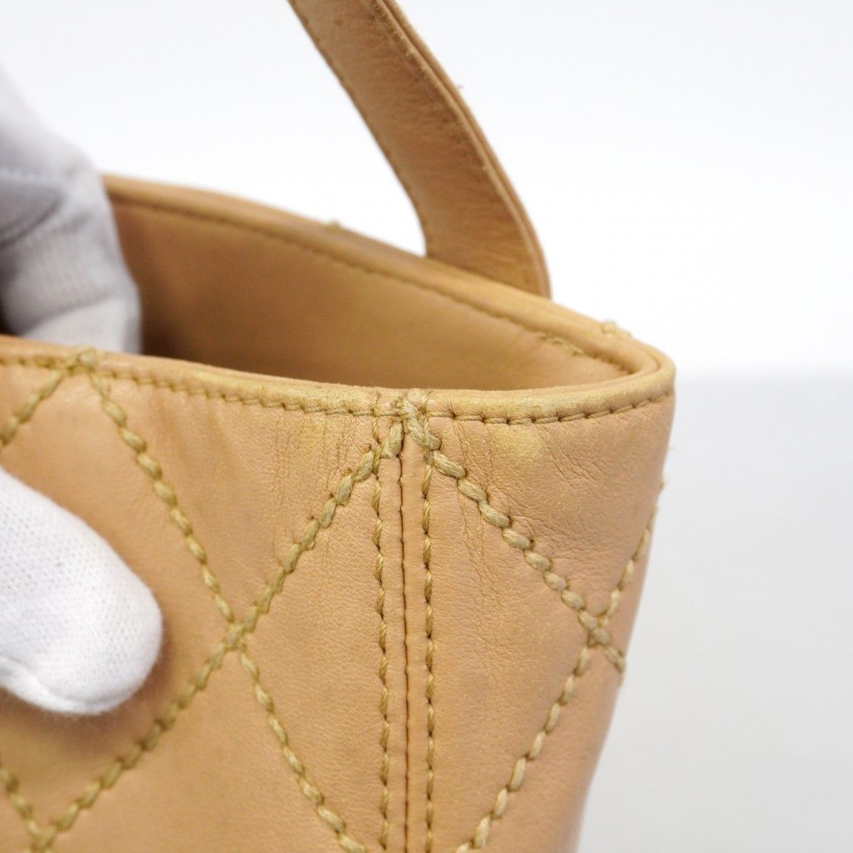 Chanel Tote Wild Stitch Lambskin Beige Gold — view 8