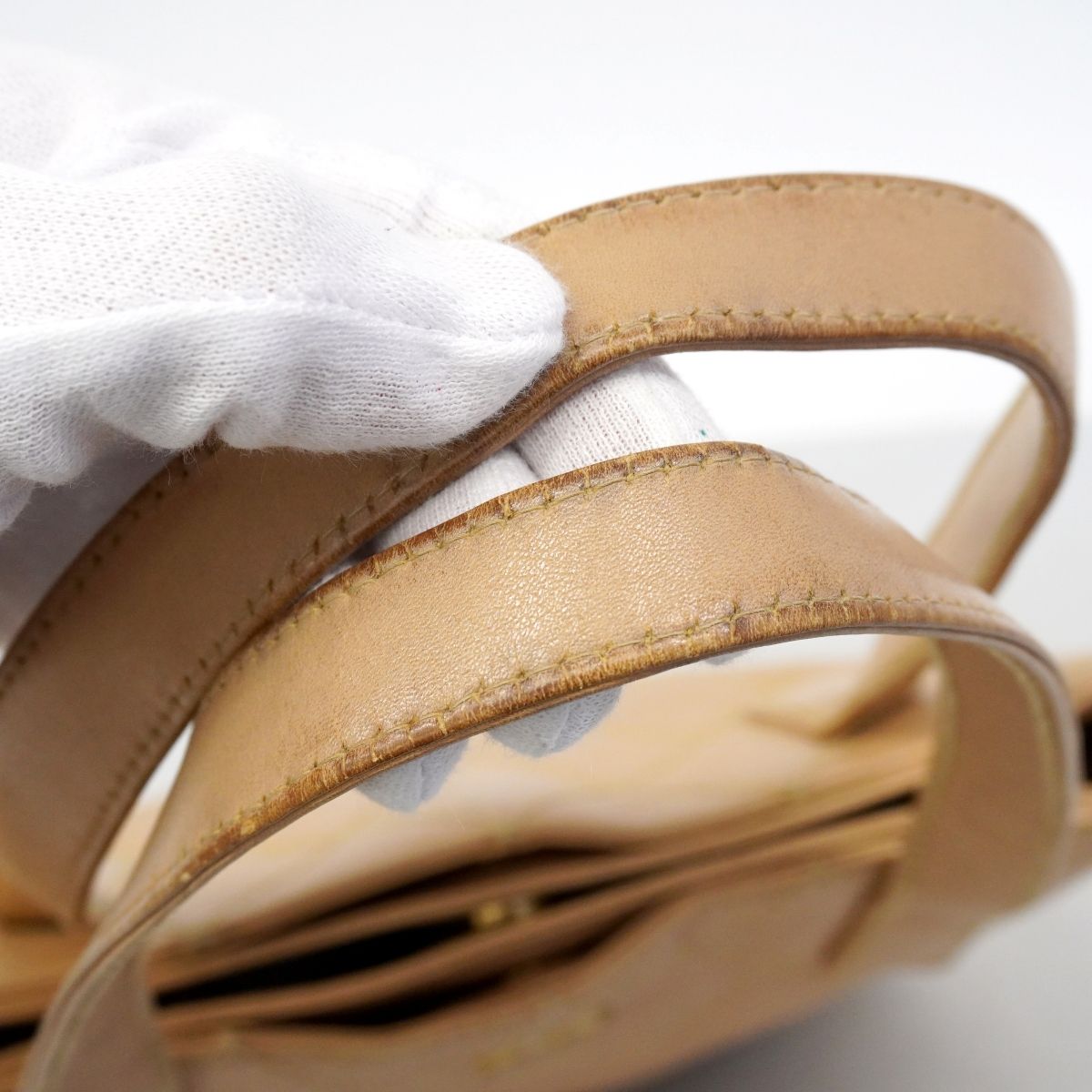 Chanel Tote Wild Stitch Lambskin Beige Gold — view 7