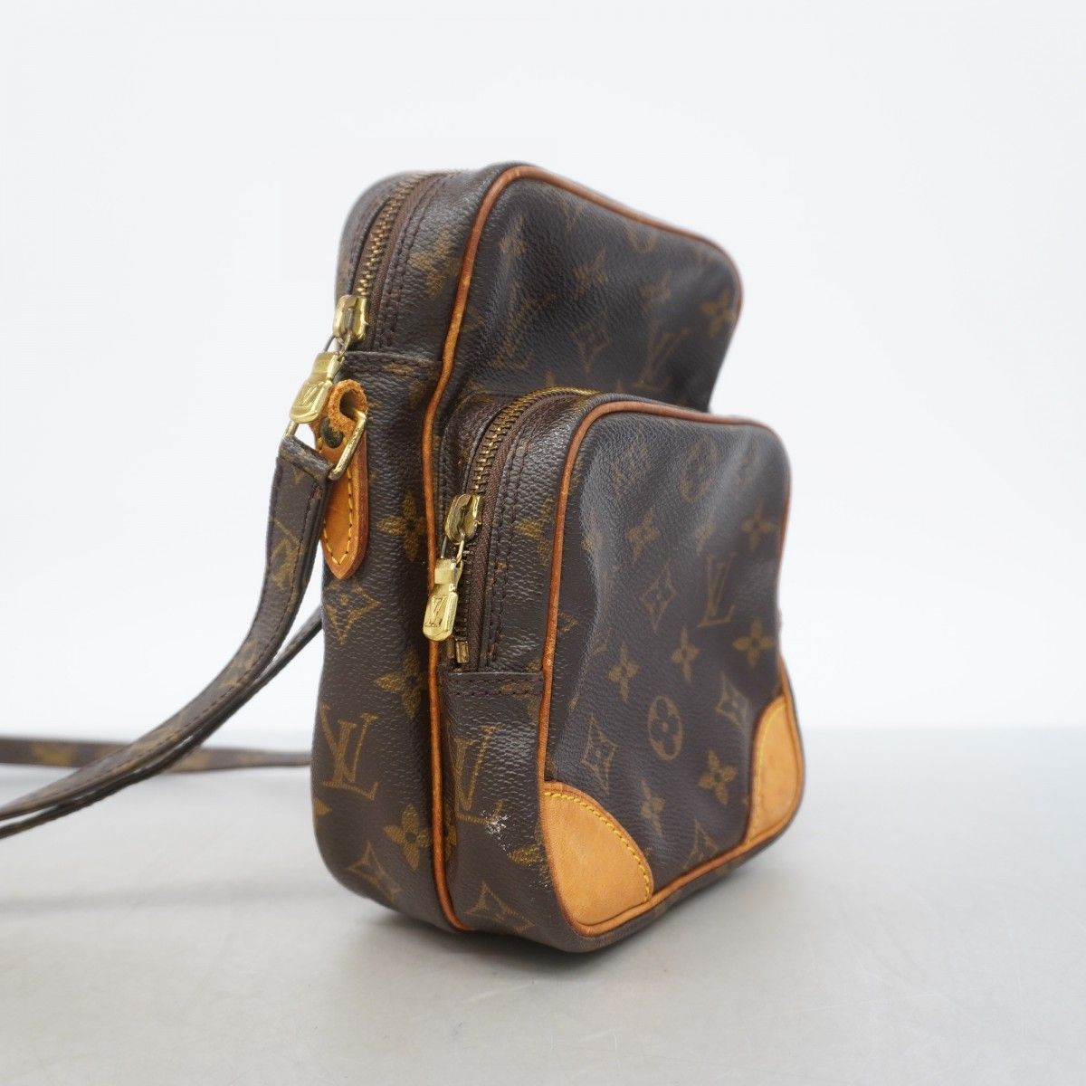 Louis Vuitton Shoulder Bag Monogram Amazon Brown — view 2