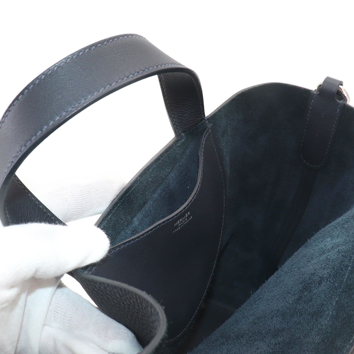Hermes in the Loop 23 Hand Bag Taurillon Clemence Swift Silver — view 8