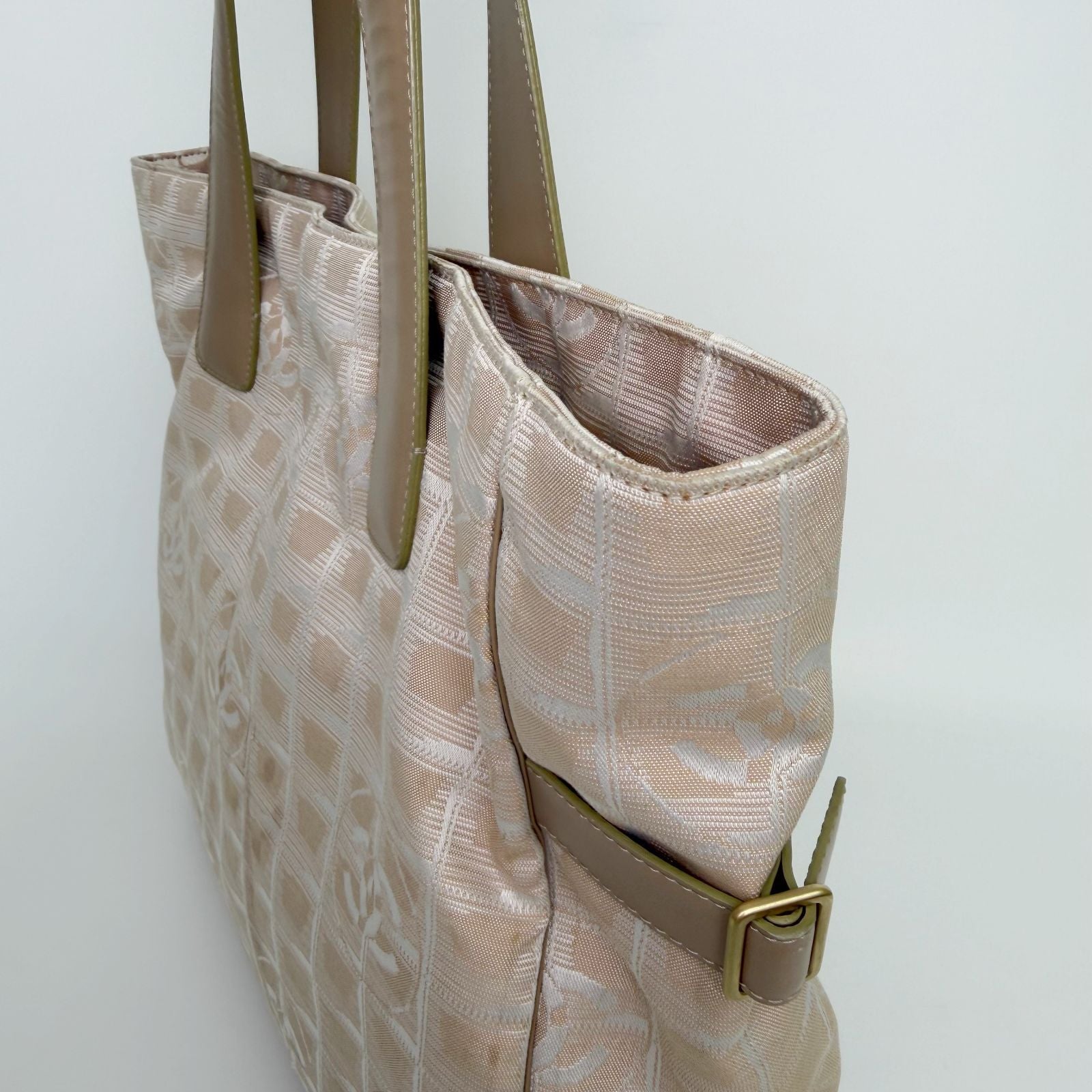 Chanel New Travel Line Tote MM Nylon Canvas Beige Gold Vintage — view 5