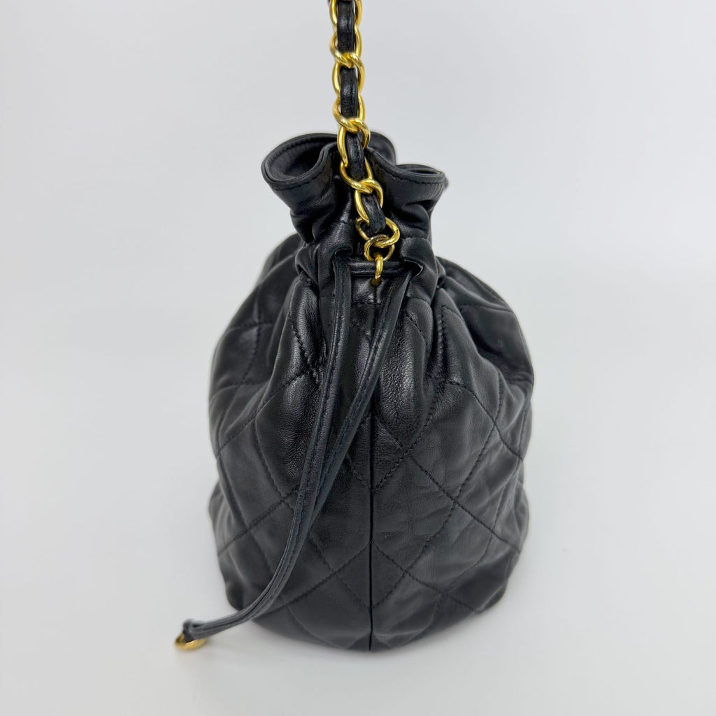 Chanel Quilted Drawstring Chain Shoulder Bag Lambskin Black Gold Vintage — view 6