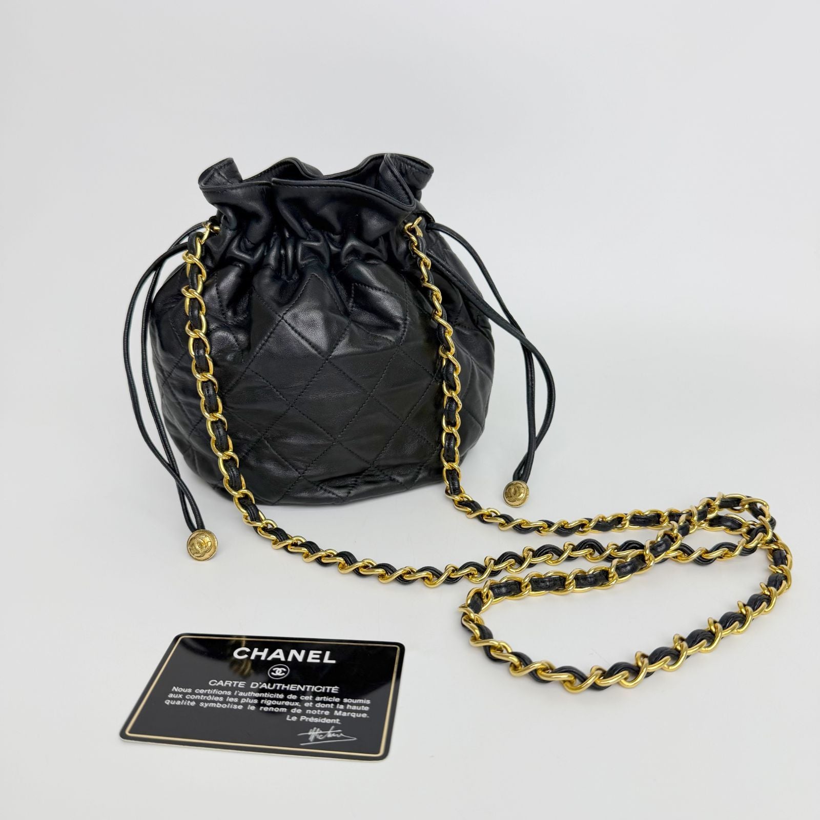 Chanel Quilted Drawstring Chain Shoulder Bag Lambskin Black Gold Vintage — view 2
