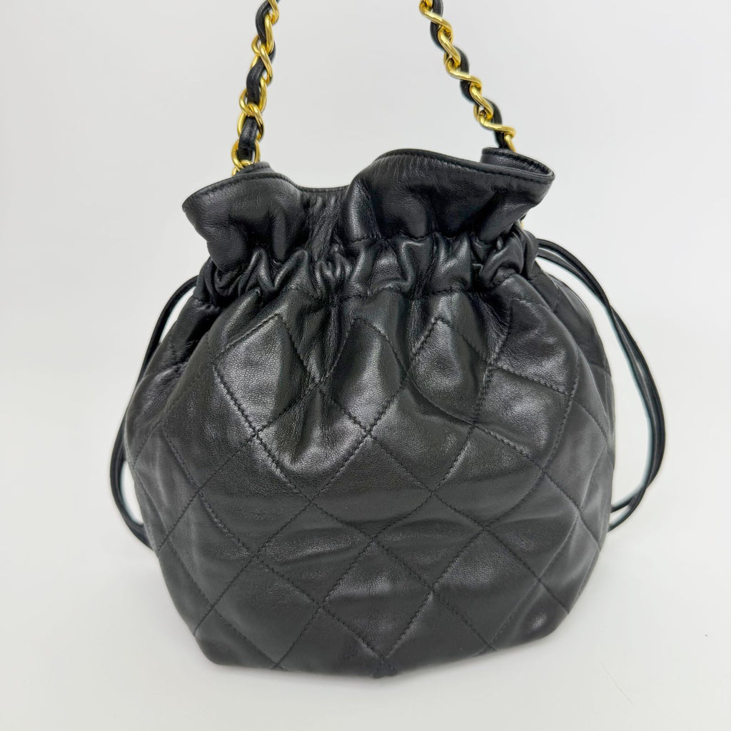 Chanel Quilted Drawstring Chain Shoulder Bag Lambskin Black Gold Vintage — view 4