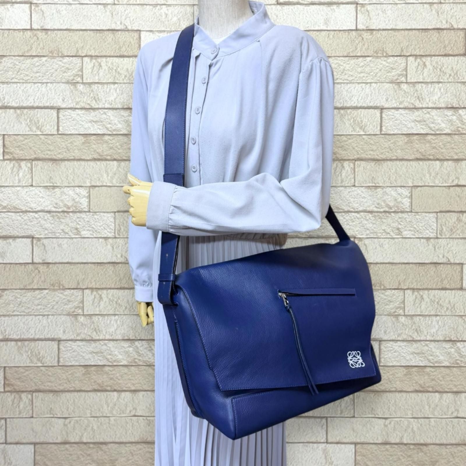 Loewe Anton Messenger Bag Anagram Leather 307.41 Navy — view 2