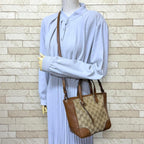 Gucci GG Canvas Shoulder Bag Beige — view 2