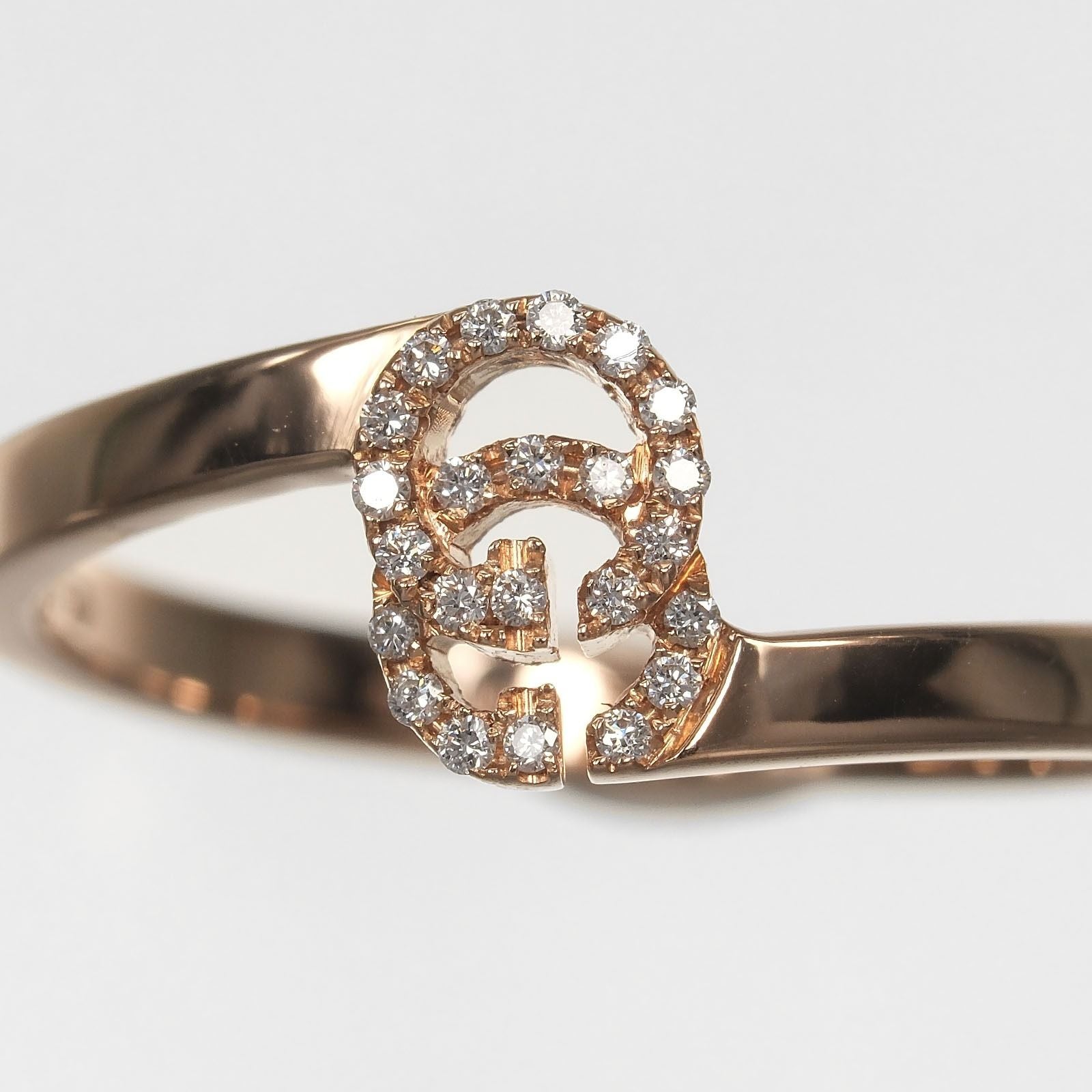Gucci GG Running Gold Diamond Ring — view 4