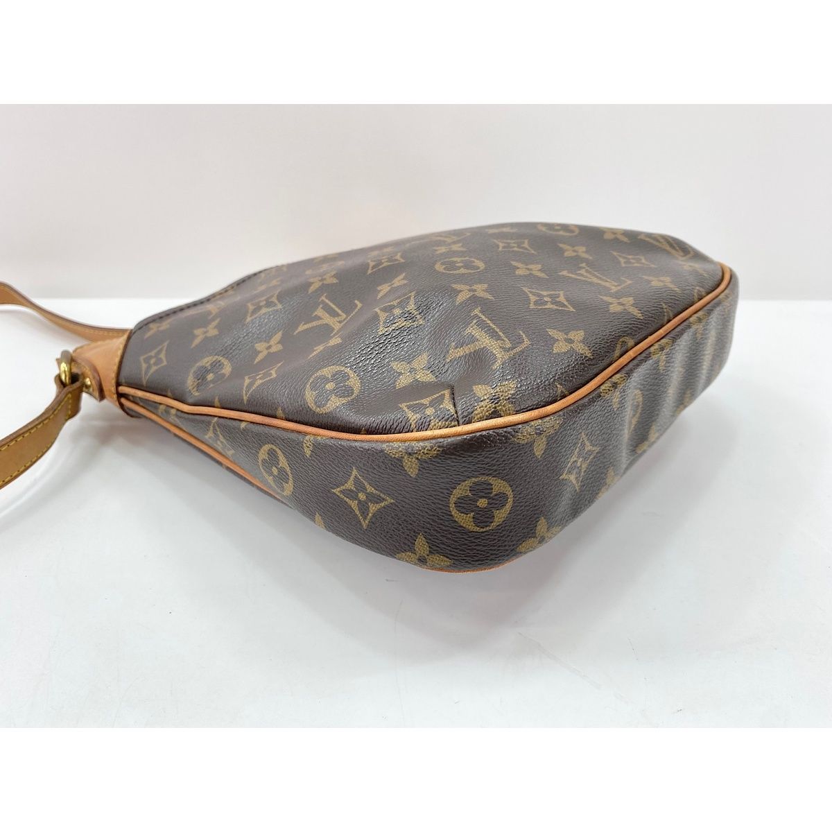 Louis Vuitton Shoulder Bag Odeon — view 6