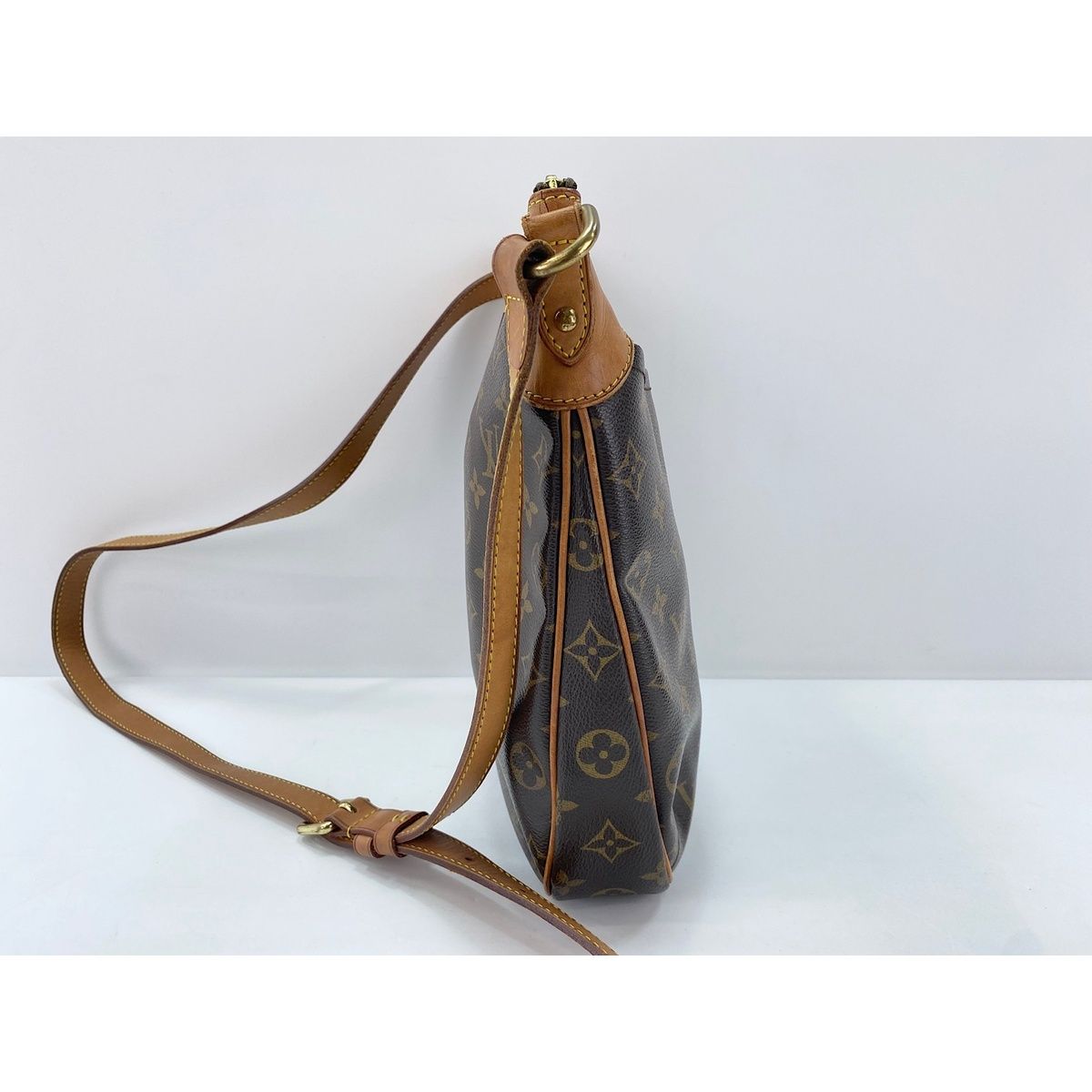 Louis Vuitton Shoulder Bag Odeon — view 4