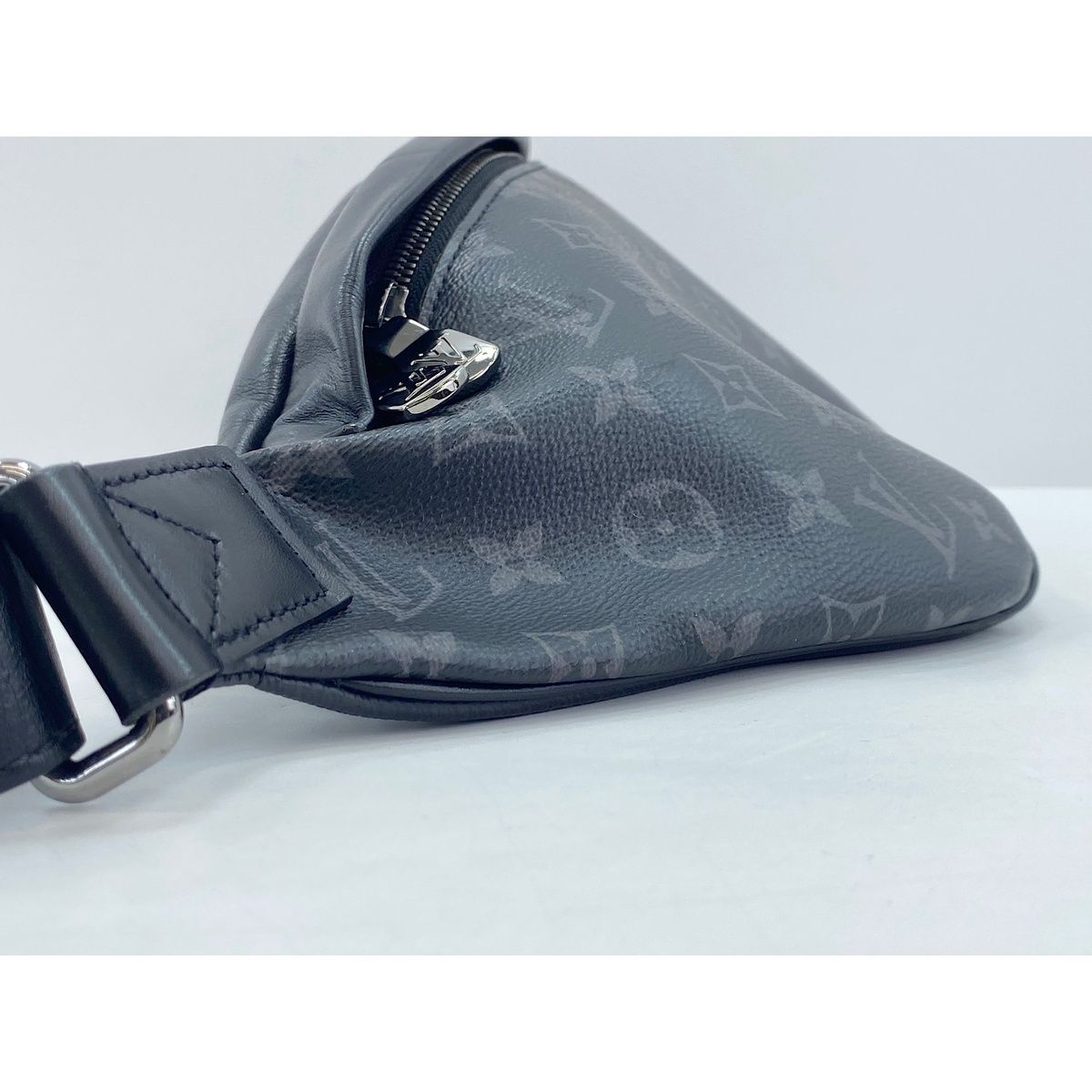 Louis Vuitton Belt Bag Discovery — view 4