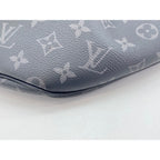 Louis Vuitton Belt Bag Discovery — view 7