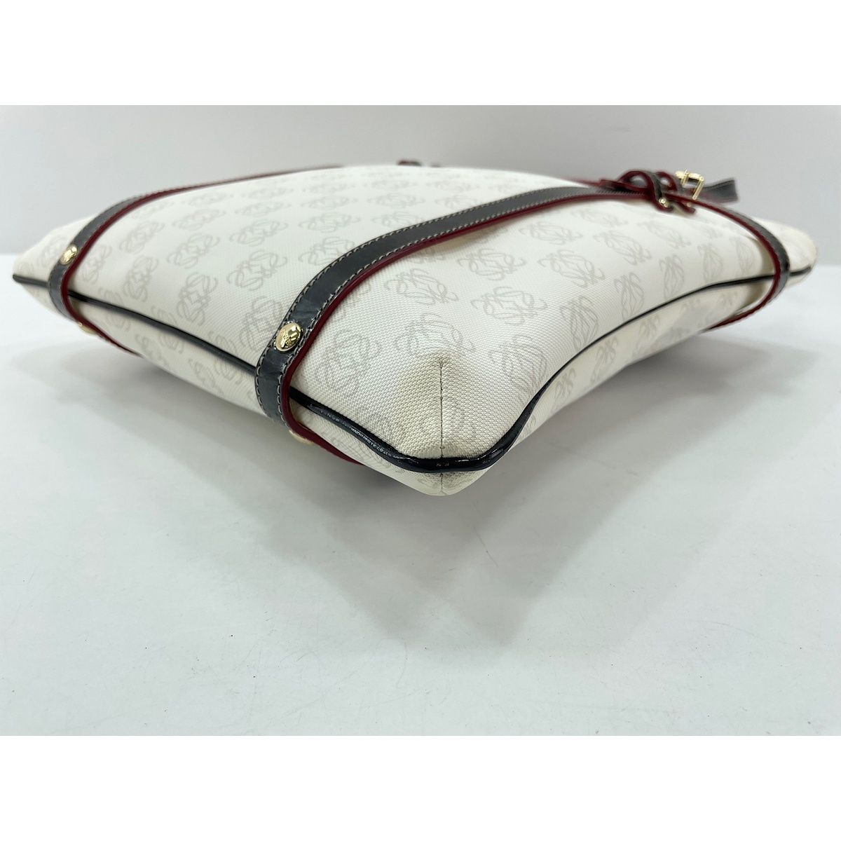 Loewe Handbag Anagram White — view 6