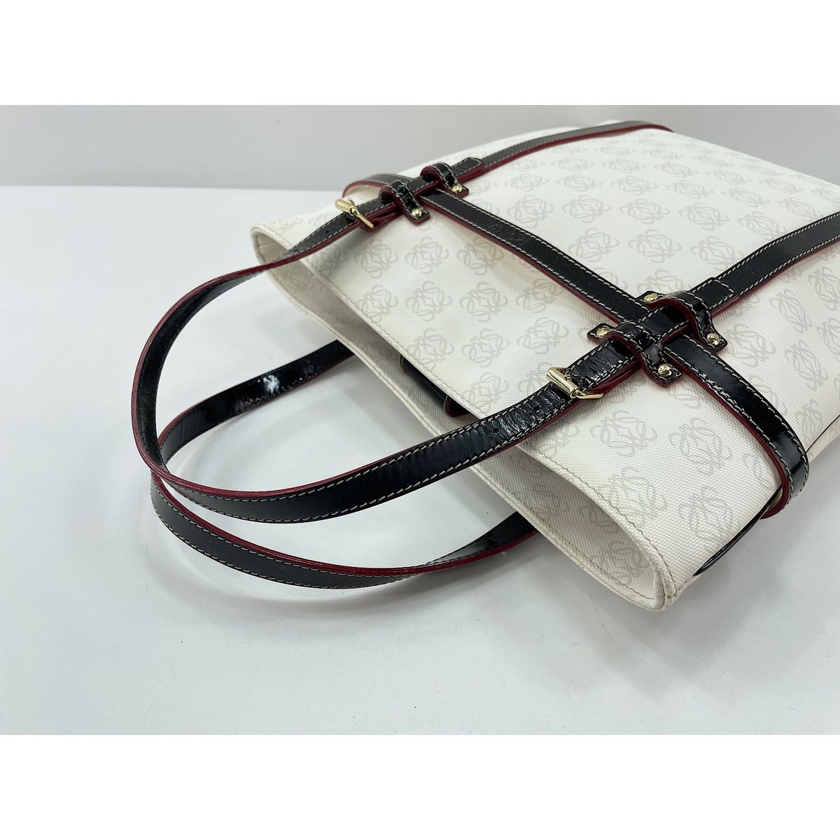 Loewe Handbag Anagram White — view 7