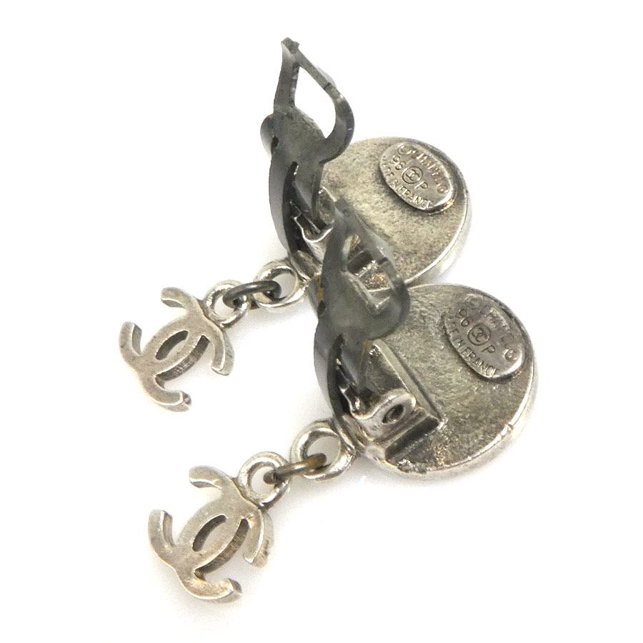 Chanel Earrings Medallion Silver — view 7