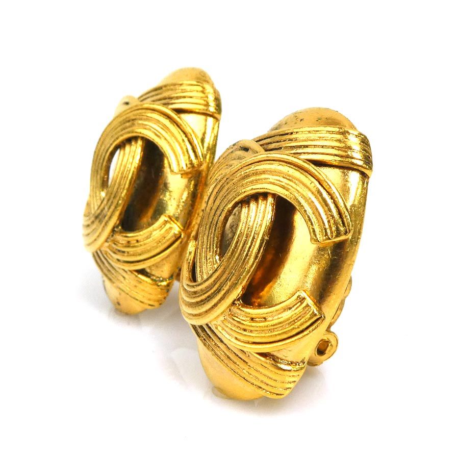 Chanel Earrings CC Logo — view 3