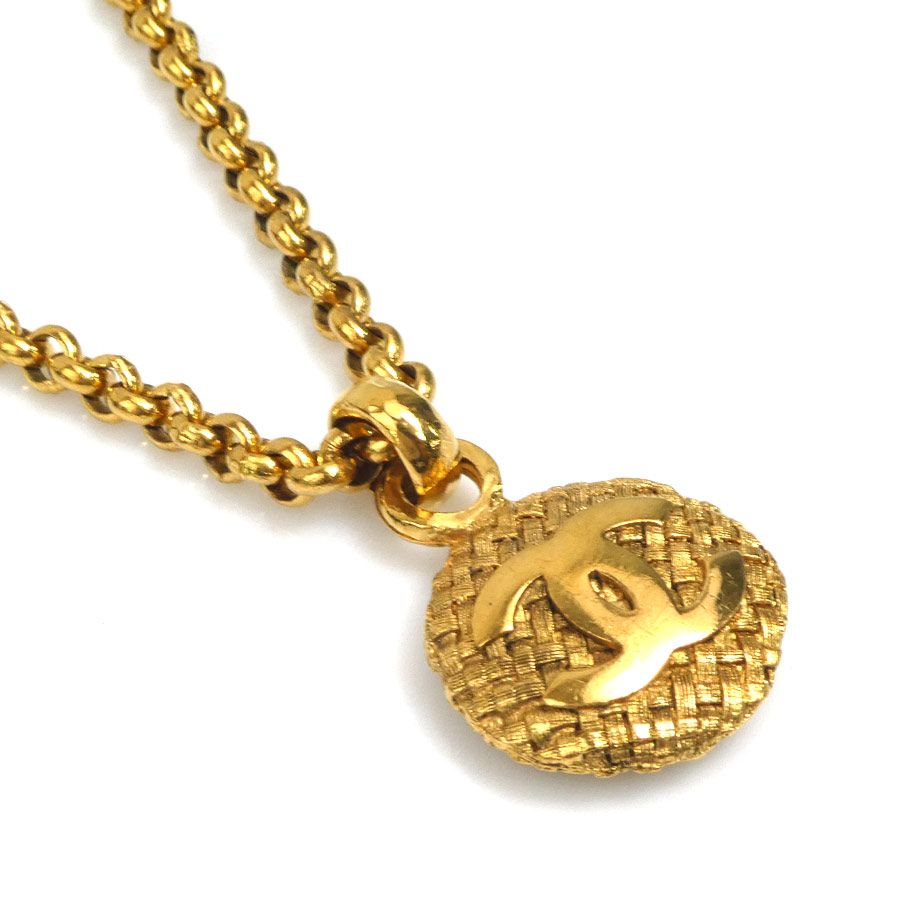 Chanel Necklace CC Logo — view 2