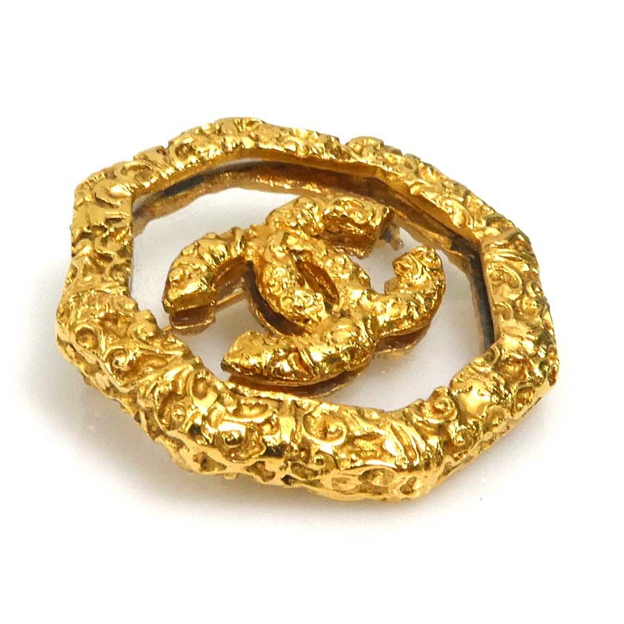 Chanel Brooch CC Logo — view 2
