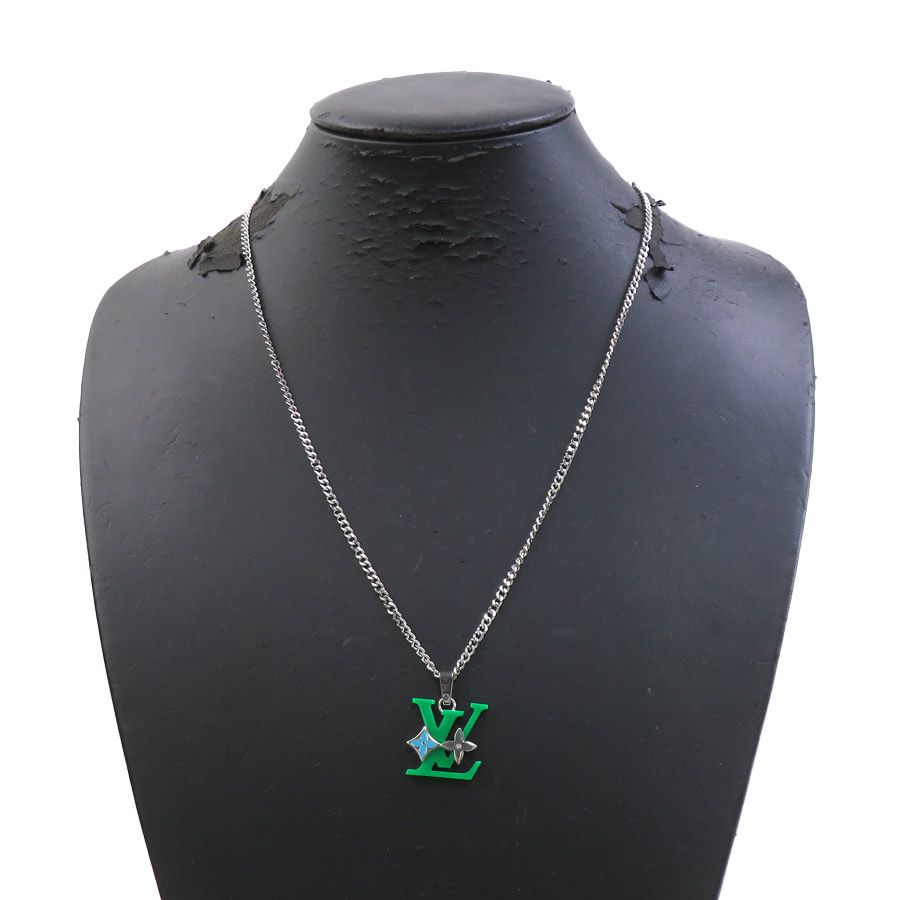 Louis Vuitton Pendant Monogram — view 8