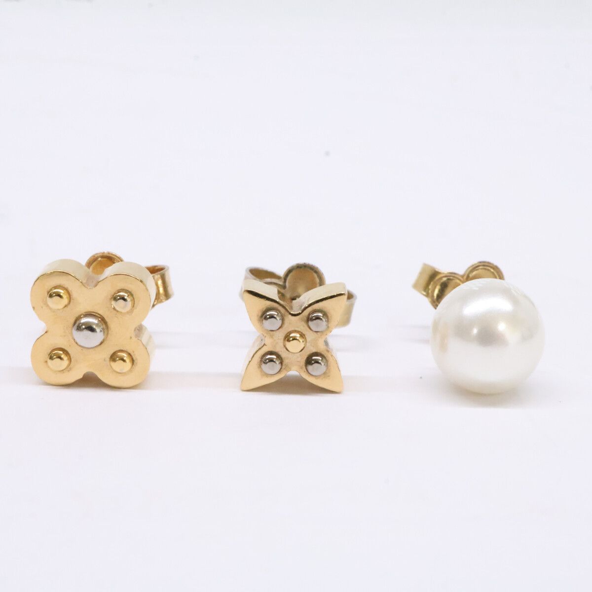 Louis Vuitton Cha Pearl Earrings Set