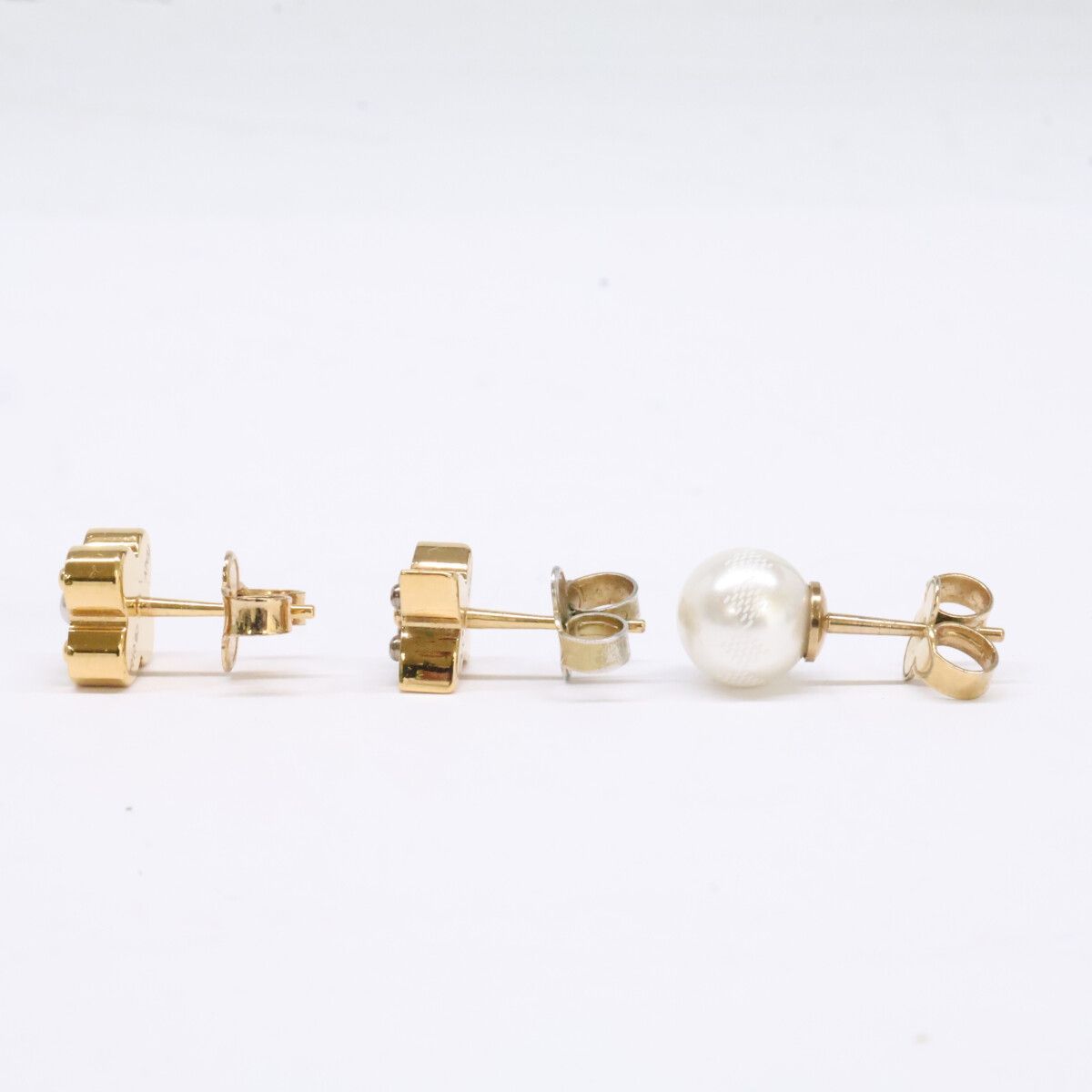 Louis Vuitton Cha Pearl Earrings Set — view 2