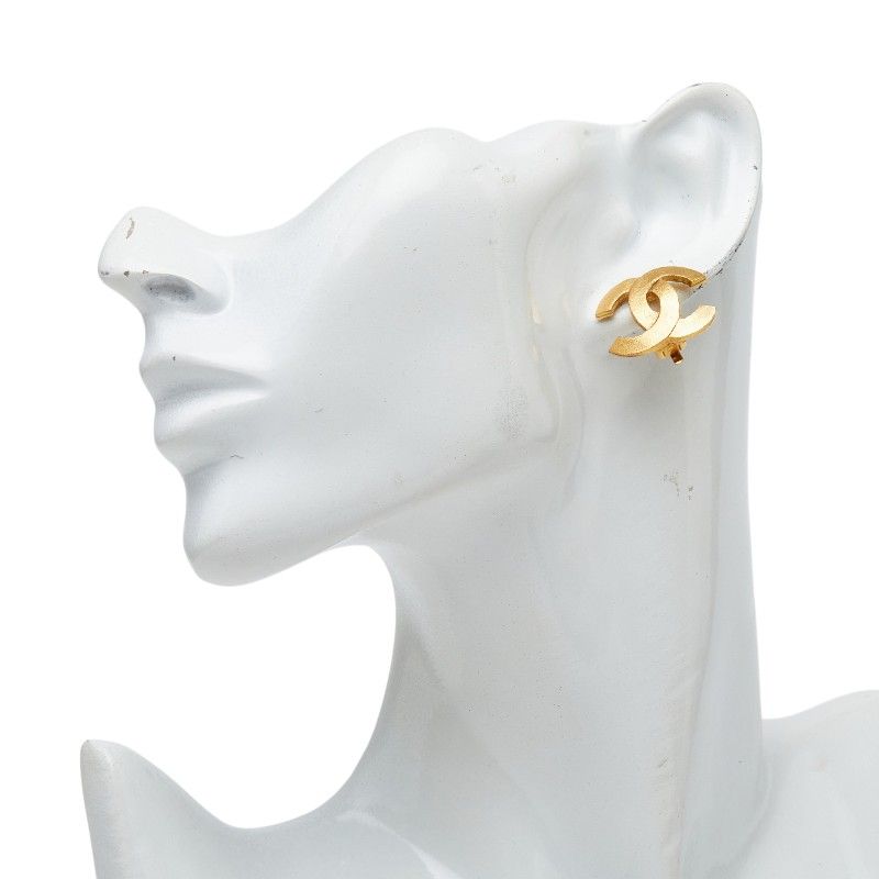 Chanel CC Logo Vintage Earrings Gold Plated — view 5