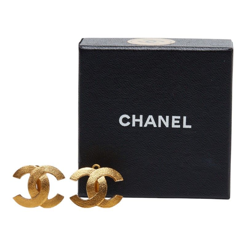 Chanel CC Logo Vintage Earrings Gold Plated — view 6