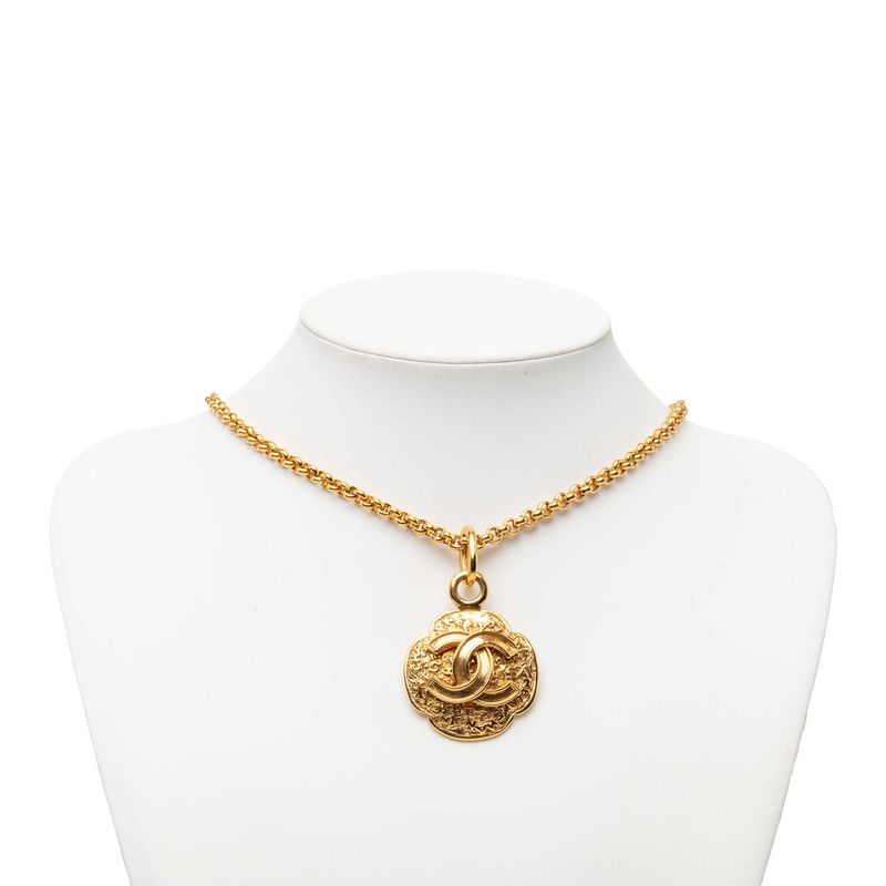 Chanel Vintage CC Logo Necklace Gold Plated — view 5