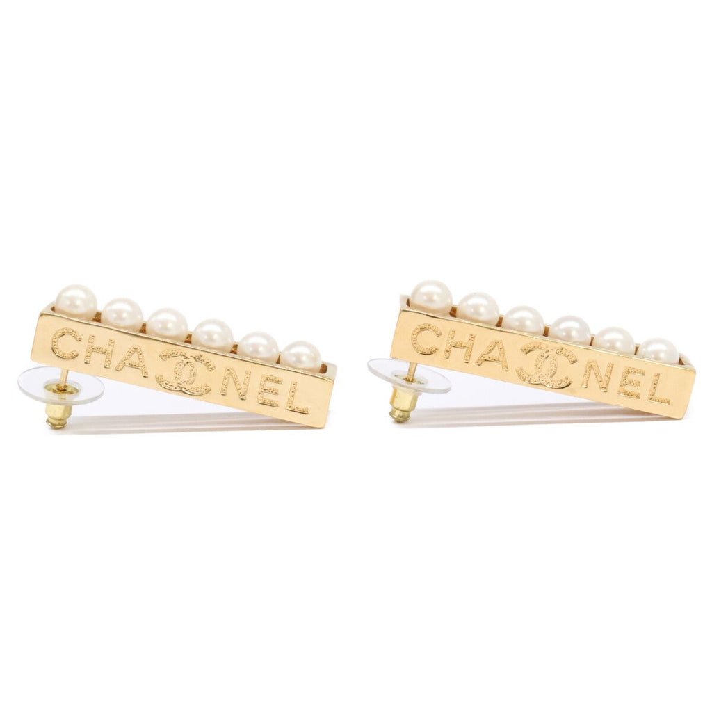 Chanel Pearl Logo Plate Earring — view 4