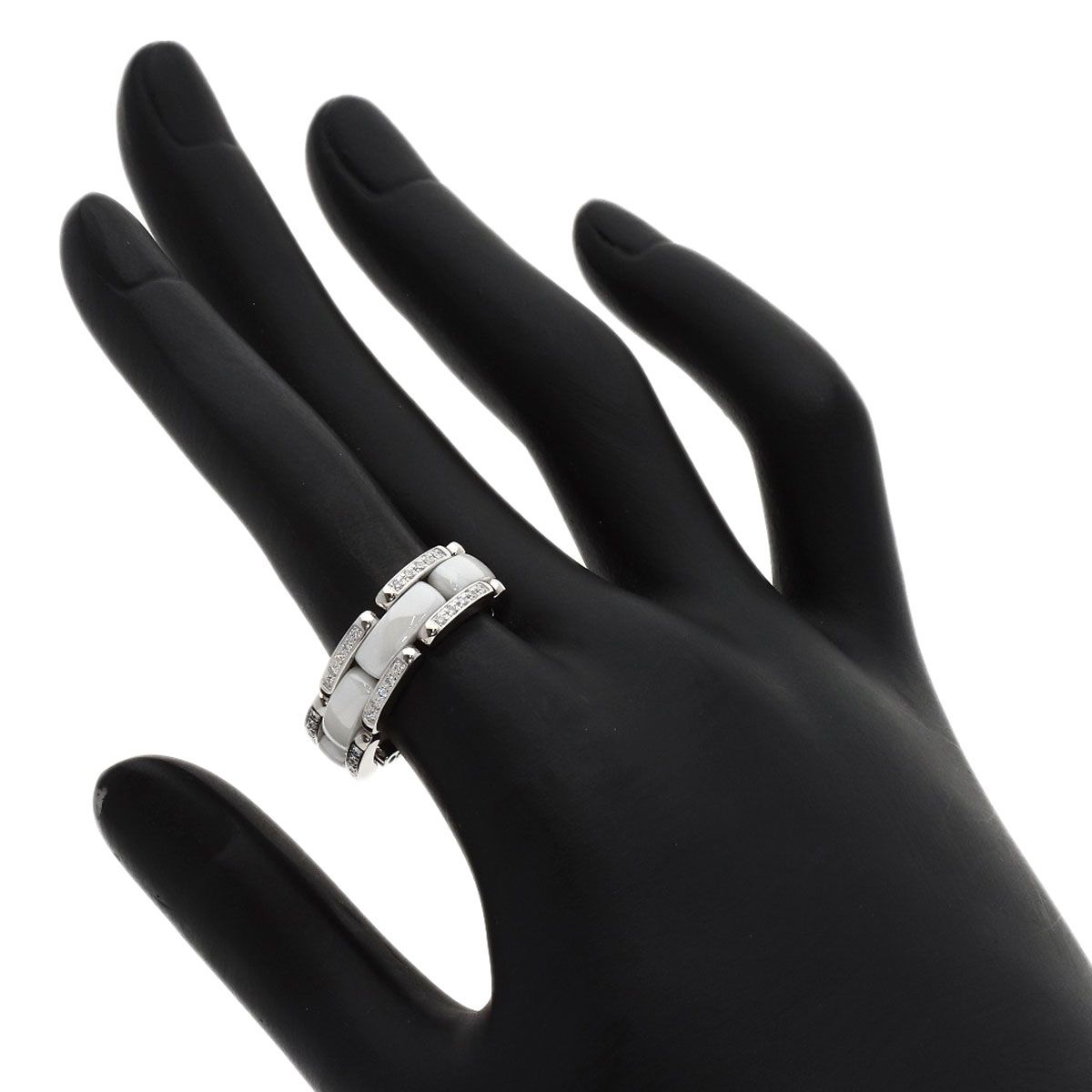 Chanel Ultra Diamond 51 Ring 18k White Gold — view 5