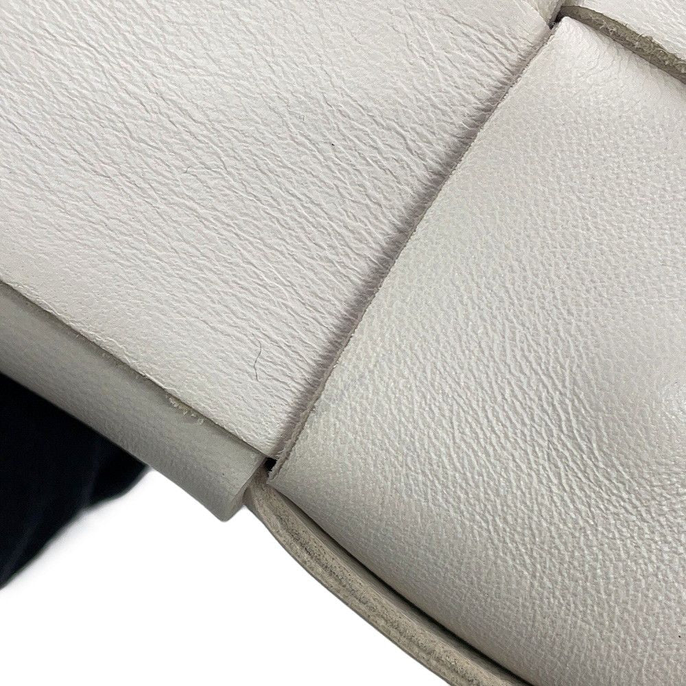 Bottega Veneta Shoulder Bag Maxi Intrecciato Small Cassette Lambskin White — view 6